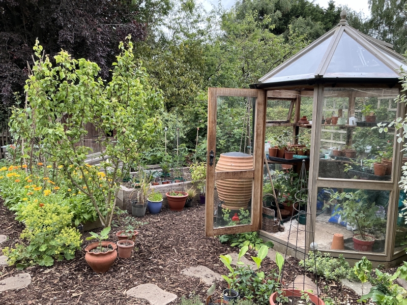 6 Beverley Gardens
